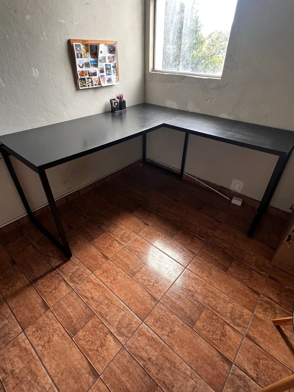 Mesa de escritório em L com cadeira - estilo industrial
