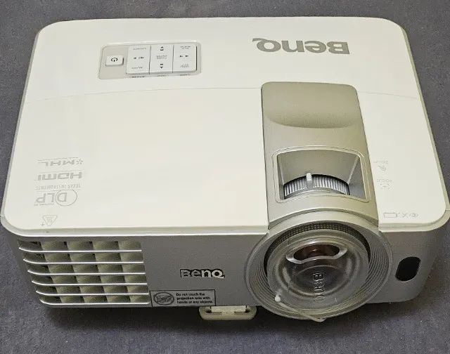Projetor BenQ DataShow G Angular 3300 Lumens, 300", 3D, SVGA, HDMI, USB PC, Novíss, Gar  - Foto 5
