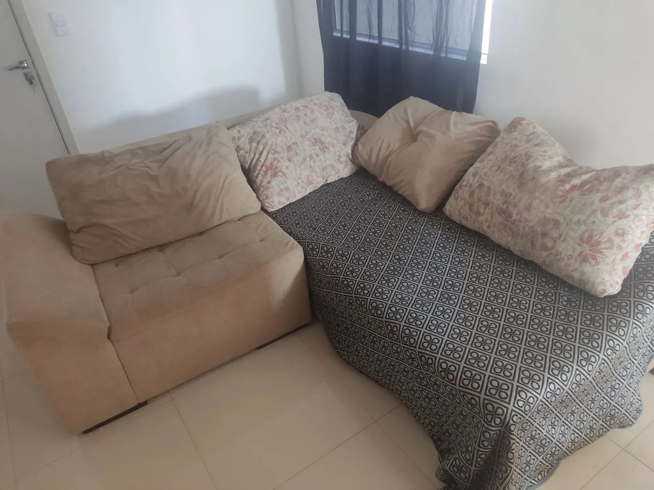 Vendo guarda roupa e sofá 
