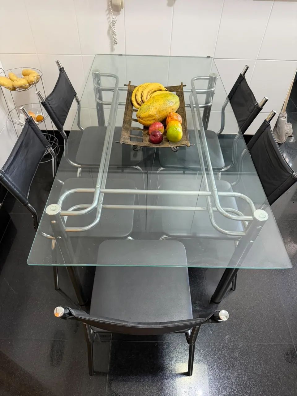 Mesa de vidro com 6 cadeiras 
