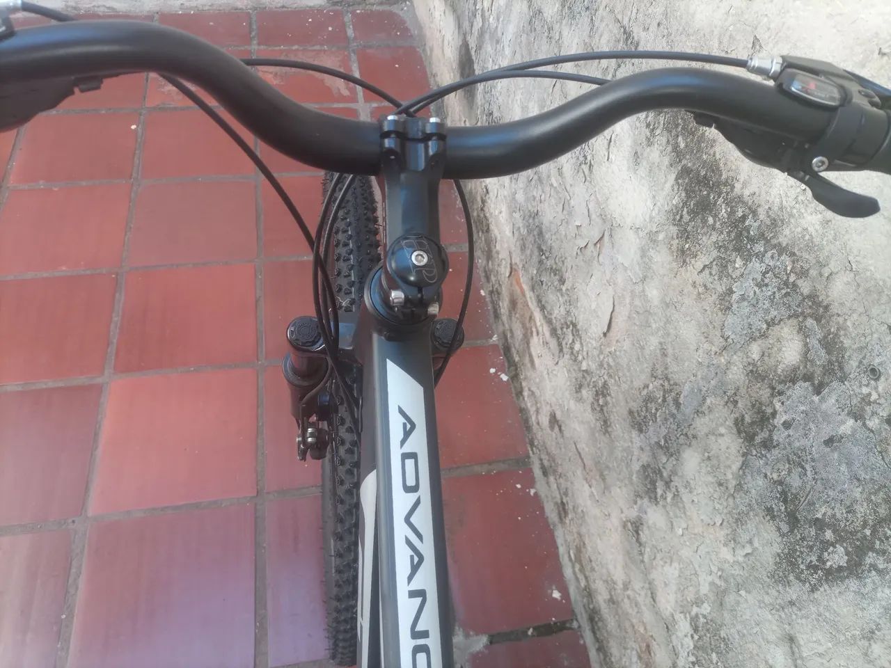 Vendo bicicleta GTSM1 Advanced cor preta aro 29  - Foto 2