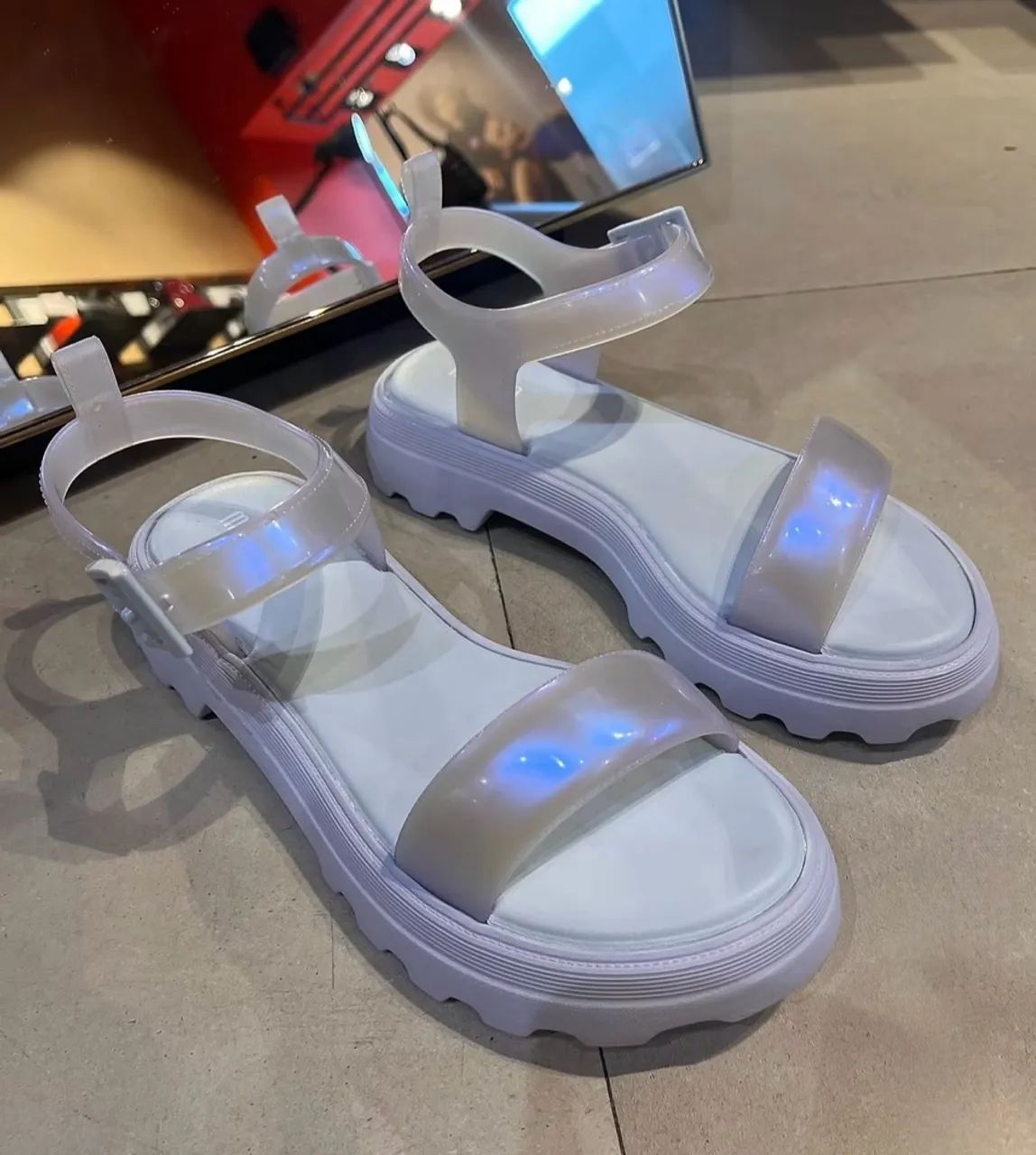Vendo sandalias melissa e moleca 