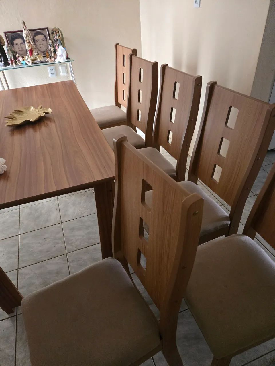 Mesa madeira com 6 cadeiras estofadas  - Foto 3