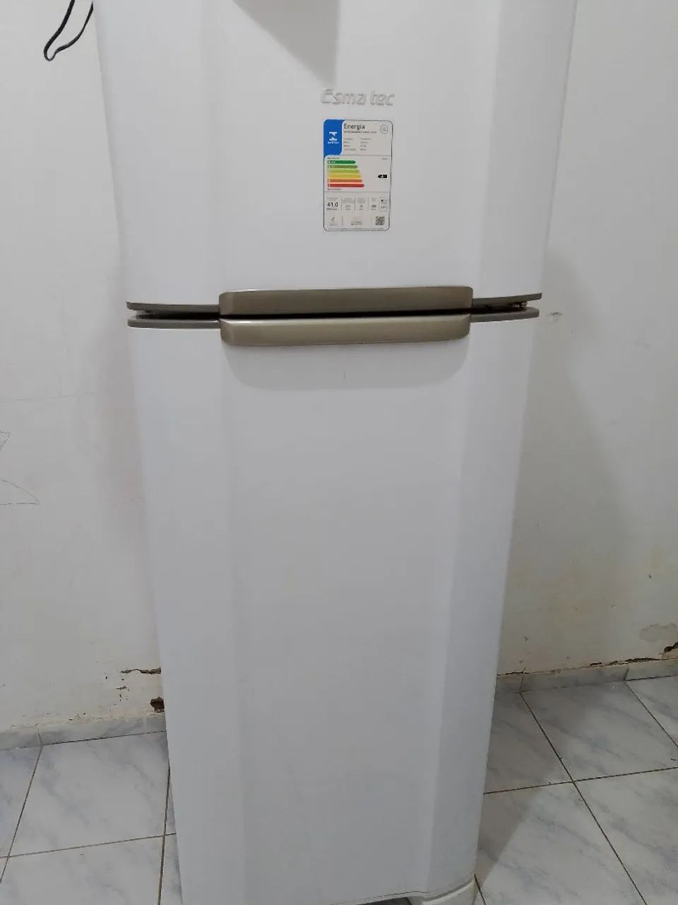 Geladeira Usada bem conservada R$ 2.000,00