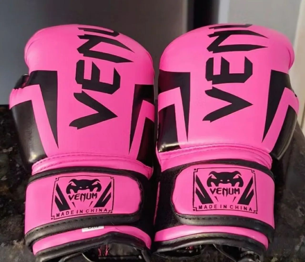 Luva Venum 10 onças rosa