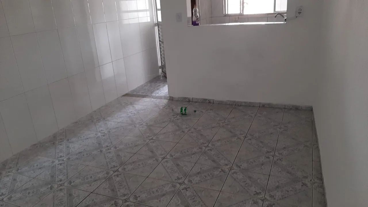 Alugo casa 