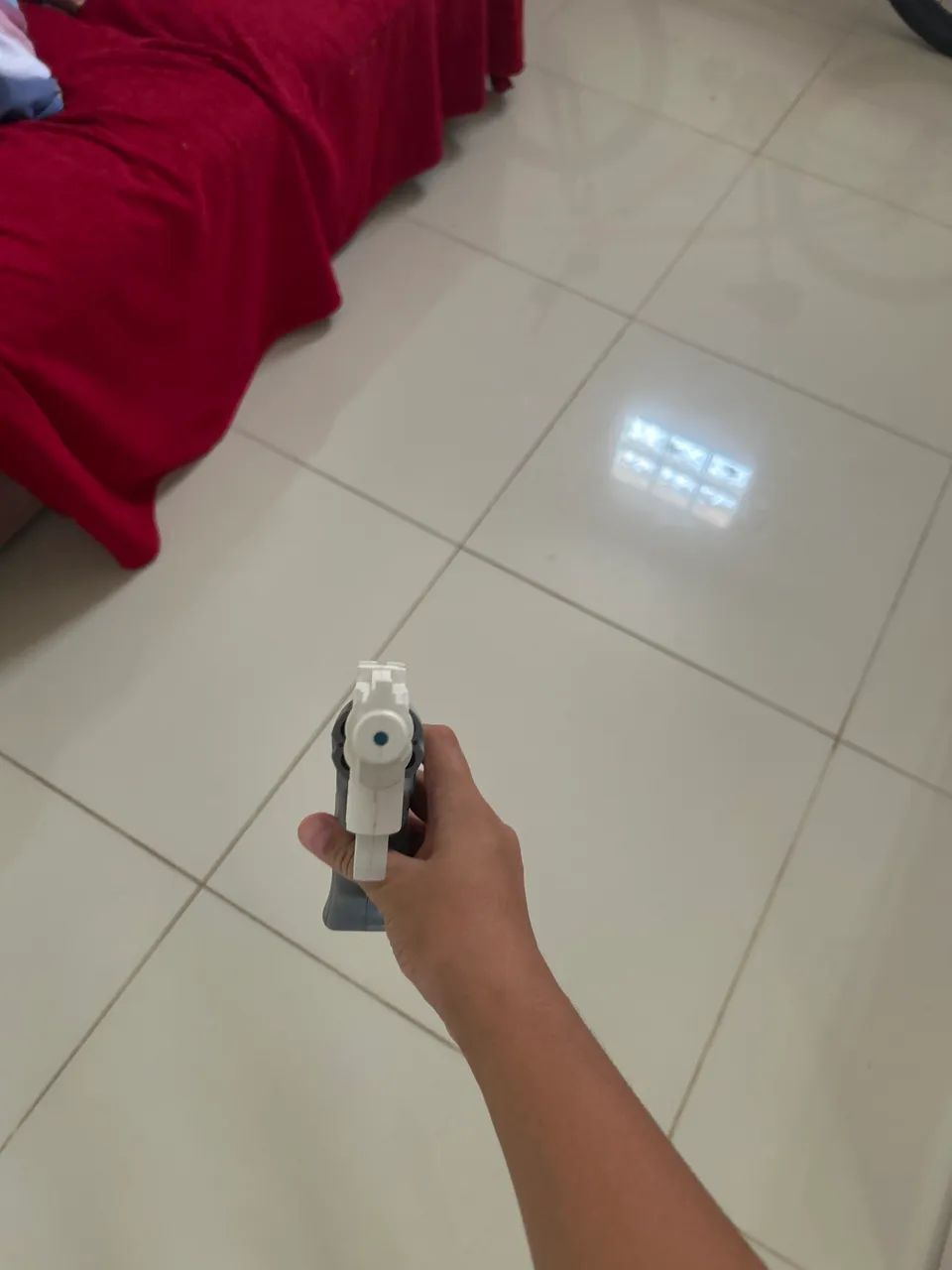 Revólver de água de plástico  - Foto 3