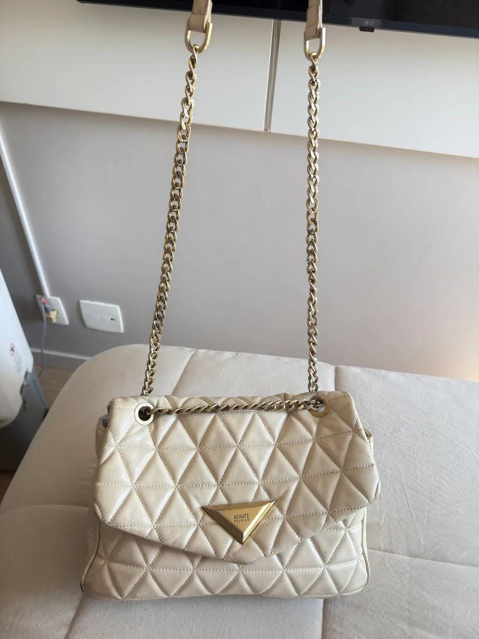 Bolsa Schutz modelo 944 grande  - Foto 5