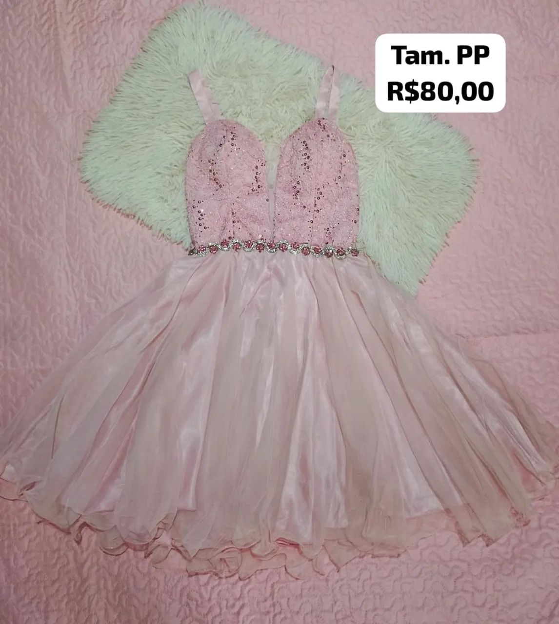 Vendo vestidos de festa