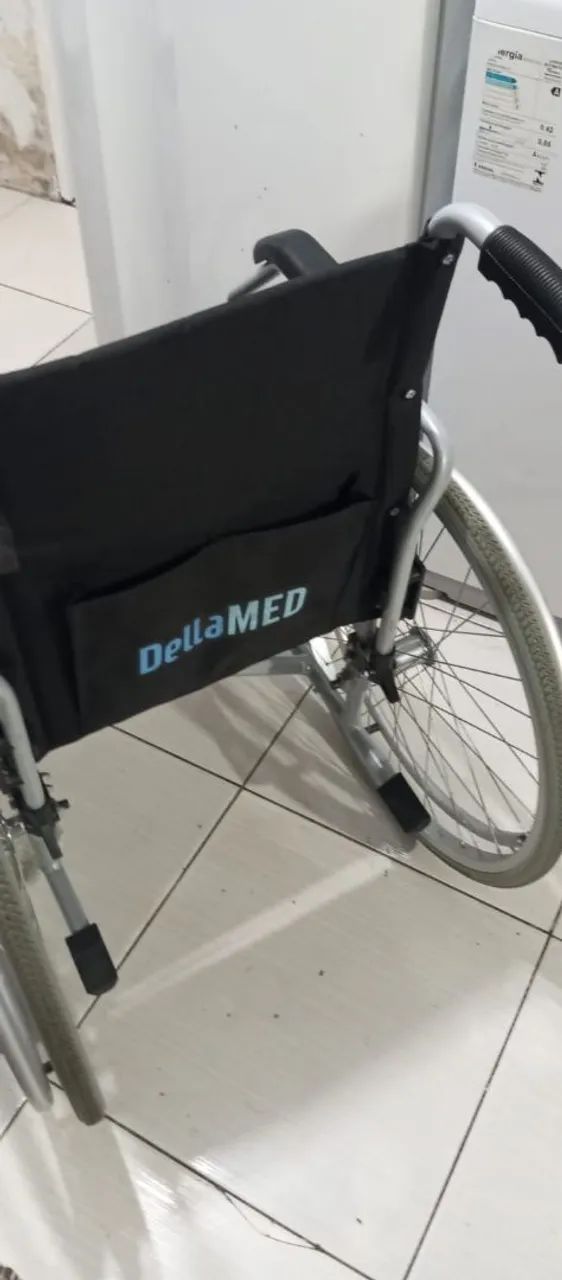 CADEIRA DE RODAS NOVA  - Foto 2