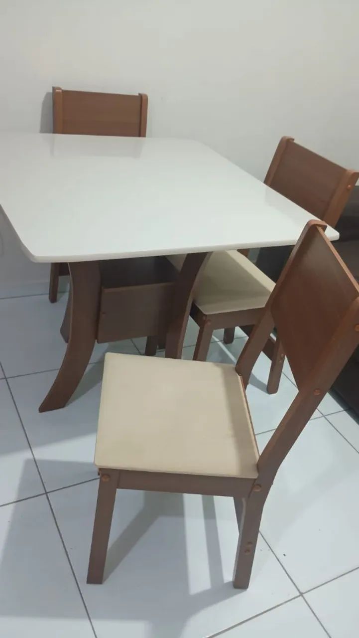 Mesa com 4 cadeiras  - Foto 3