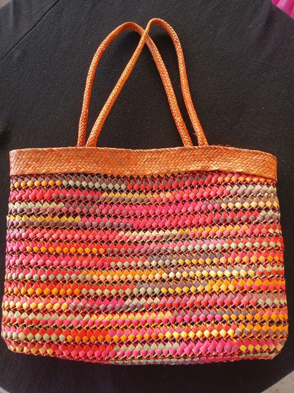 Vendo bolsa praiana trançada colorida - Foto 3