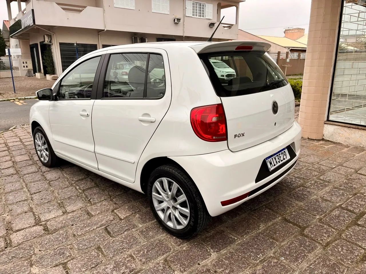 Volkswagen Fox 1.0 MI Total Flex 8V 5P 2011 - Foto 4