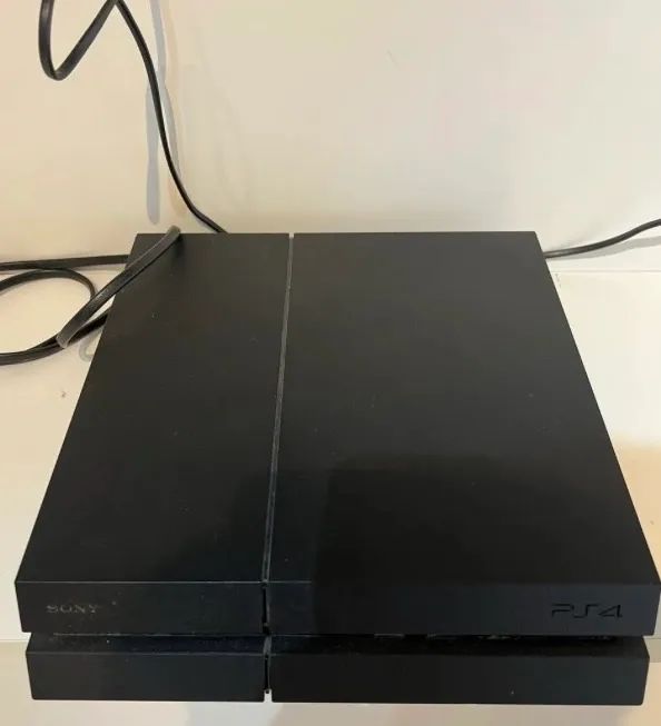 PS4 FAT 500GB + 2 controles e cabos