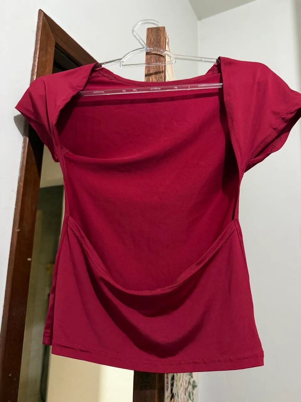 Blusa costas aberta vermelha 