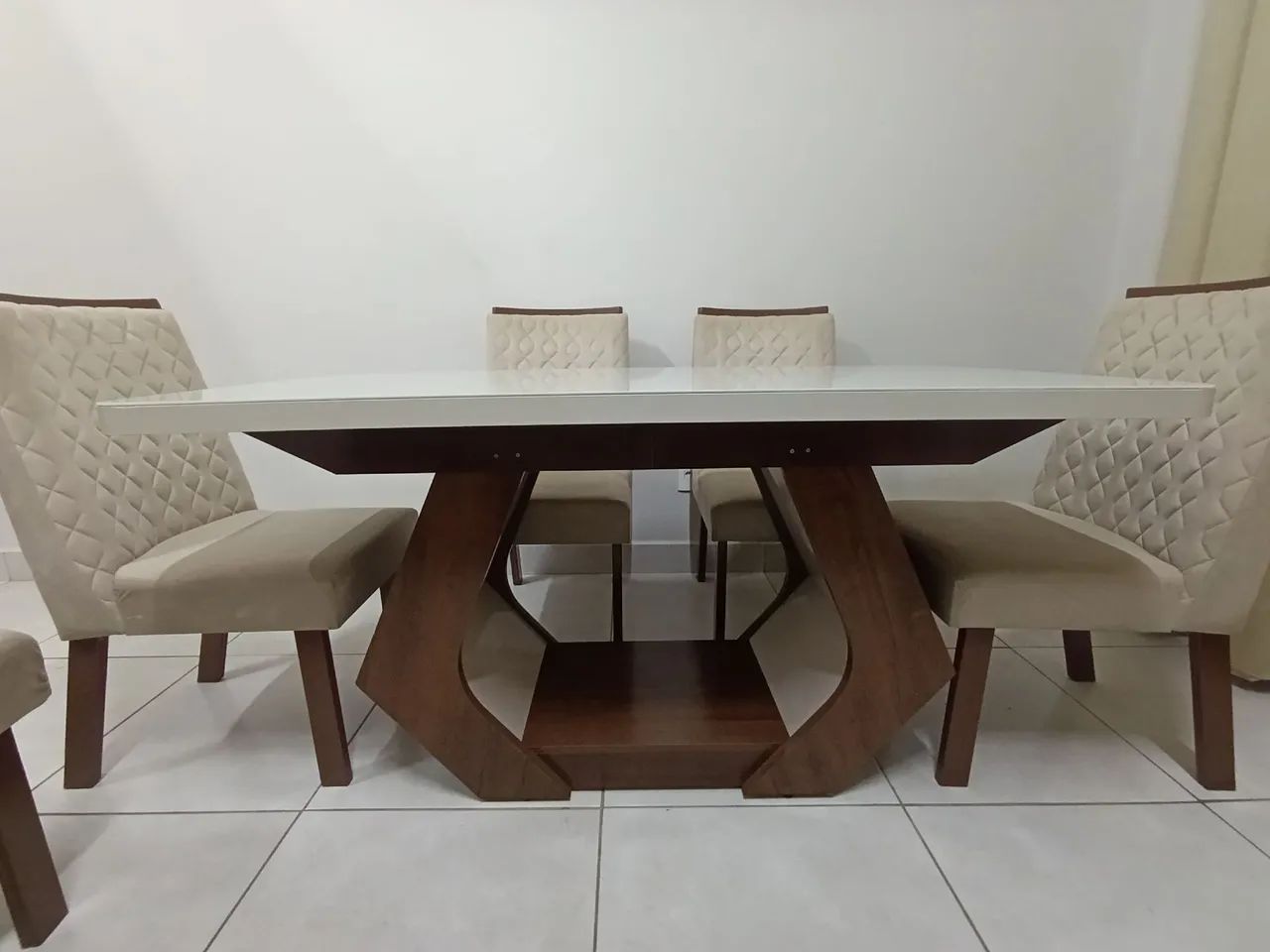Mesa de jantar 160cm x 80 cm x 80cm