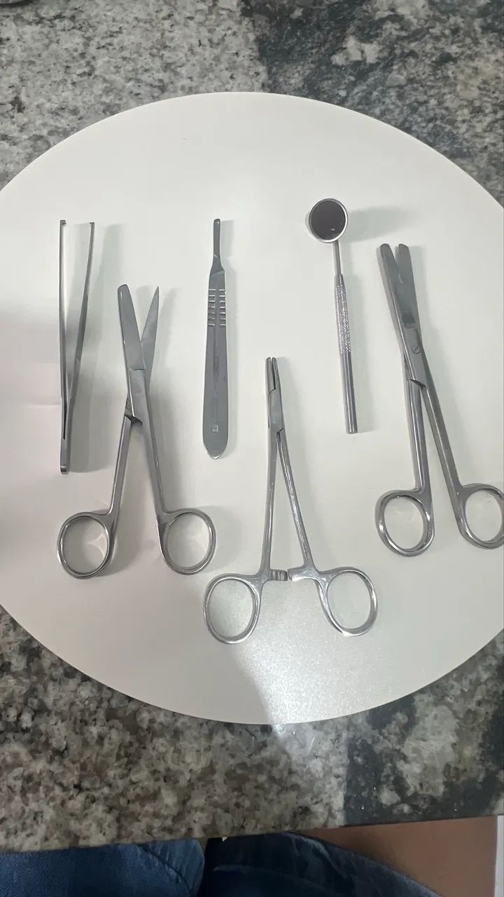 Tesoura cirúrgica Stainless - Foto 2