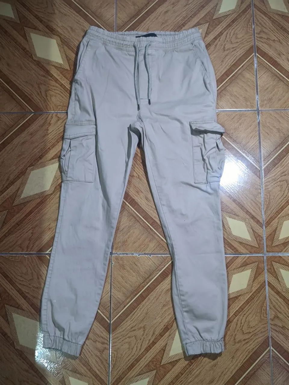 Calça cargo bege
