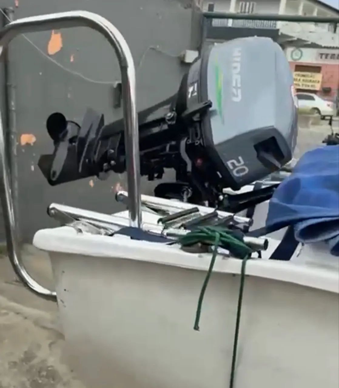 Lancha tipo Corisco com motor de 20hp e carretinha  - Foto 4