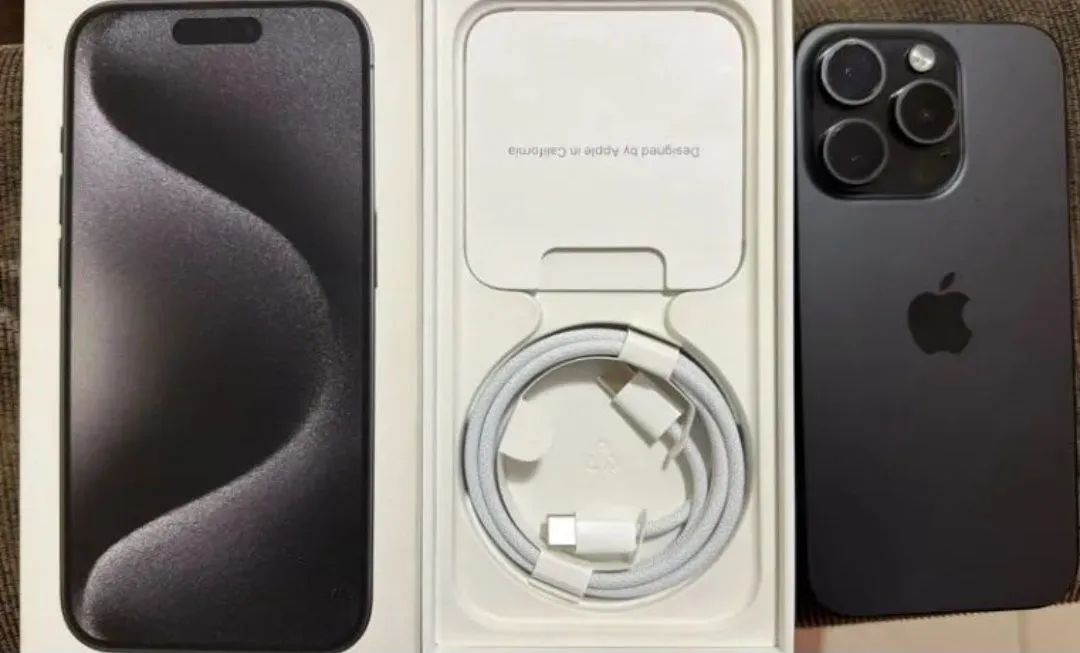 IPHONE 15 PRO 256GB 90% bateria
