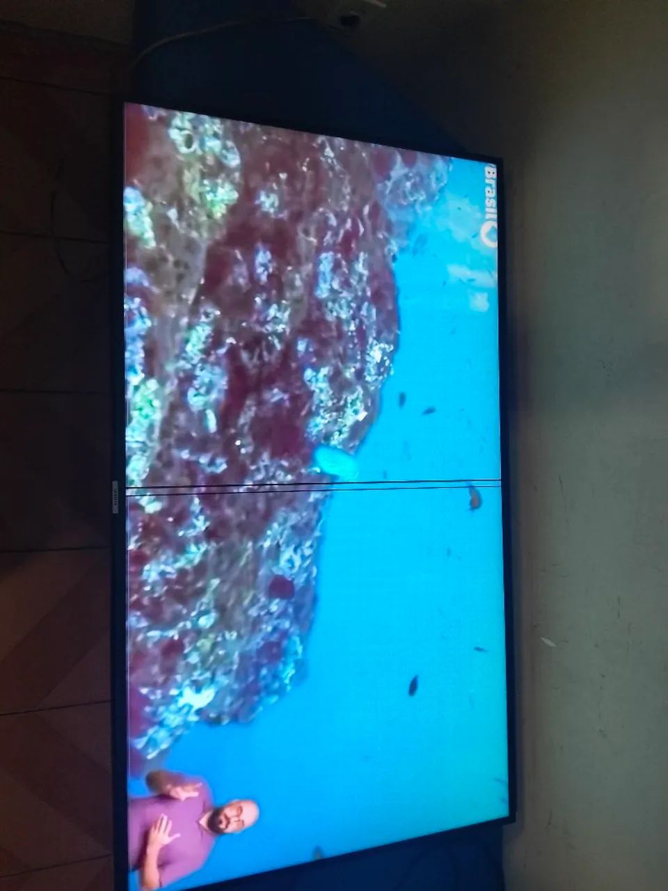 Vendo TV Samsung smart 50 polegadas funciona perfeitamente com duas linhas no meio  - Foto 5