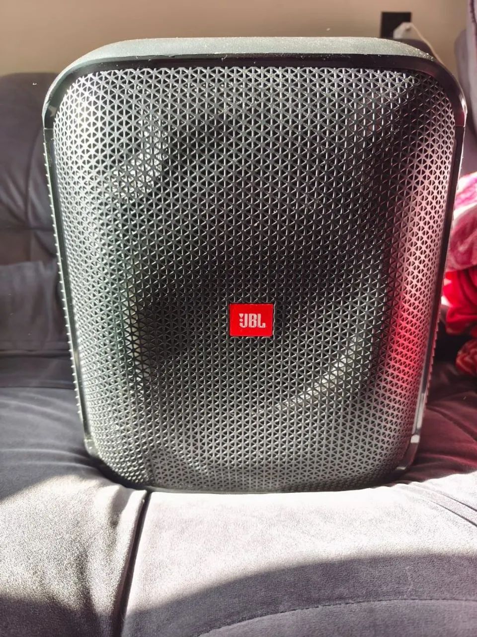 JBL party box com microfones 