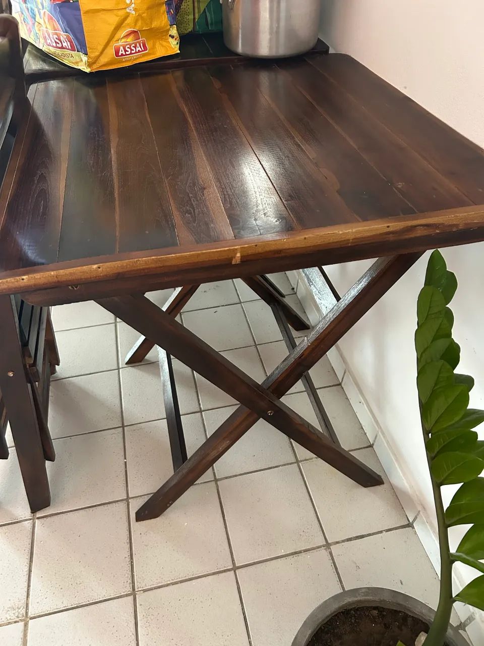 Mesa de Madeira dobrável com Cadeiras  - Foto 3