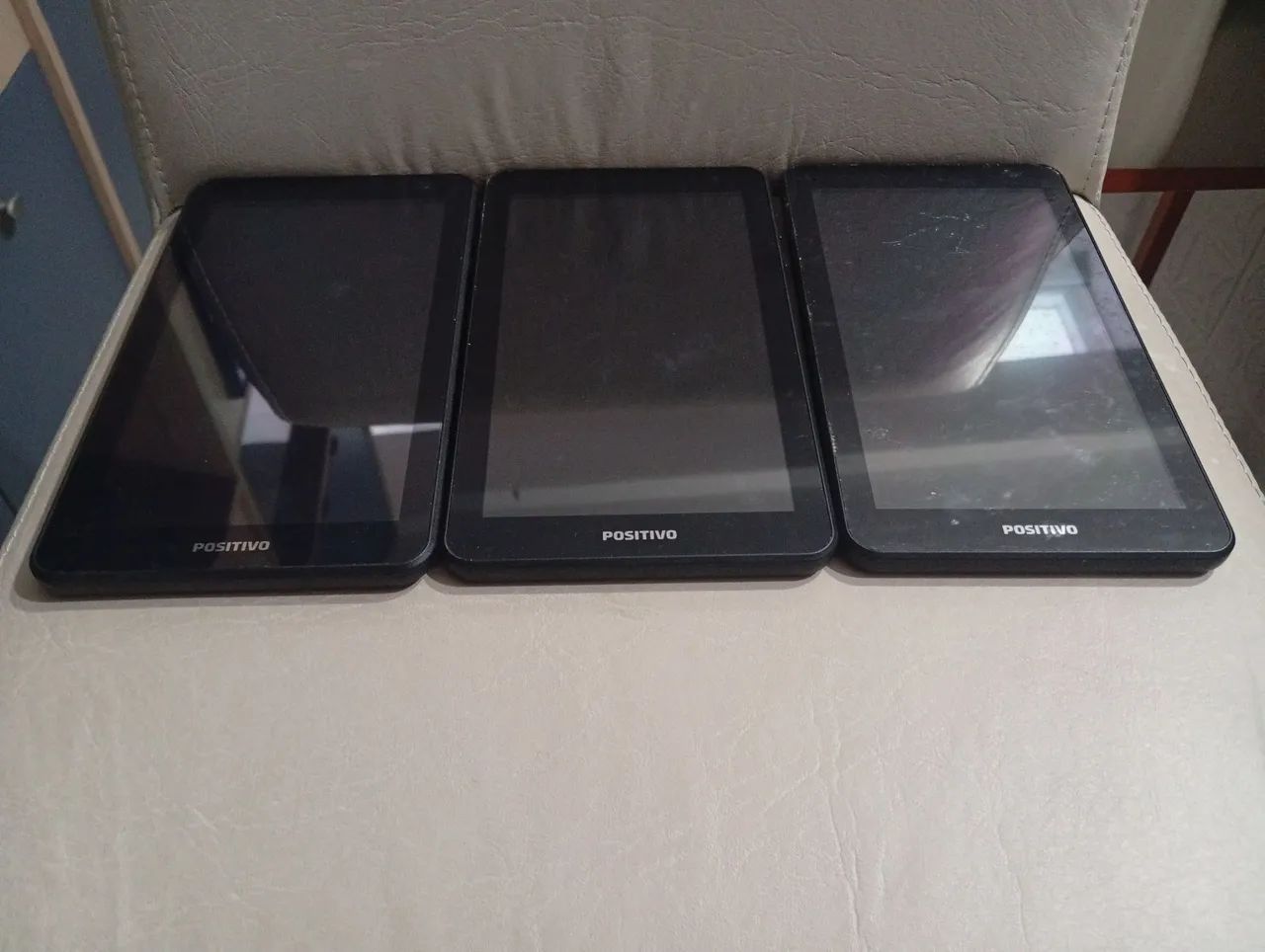 3 Tablets Positivo com defeito.