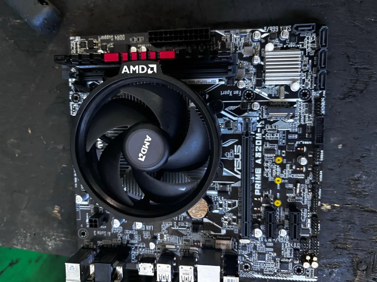 PLACA MÃE A320M k + ryzen 3 pro 2200g - Peças de Hardware - Caixa
