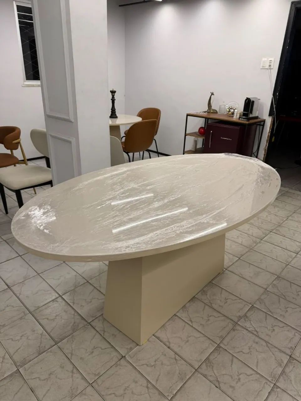 Mesa de Jantar Oval com vidro Laqueado  - Foto 2