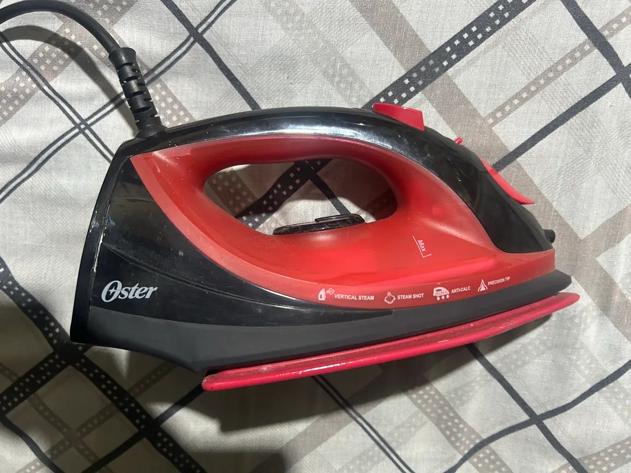 Ferro de passar roupa Oster - Foto 5