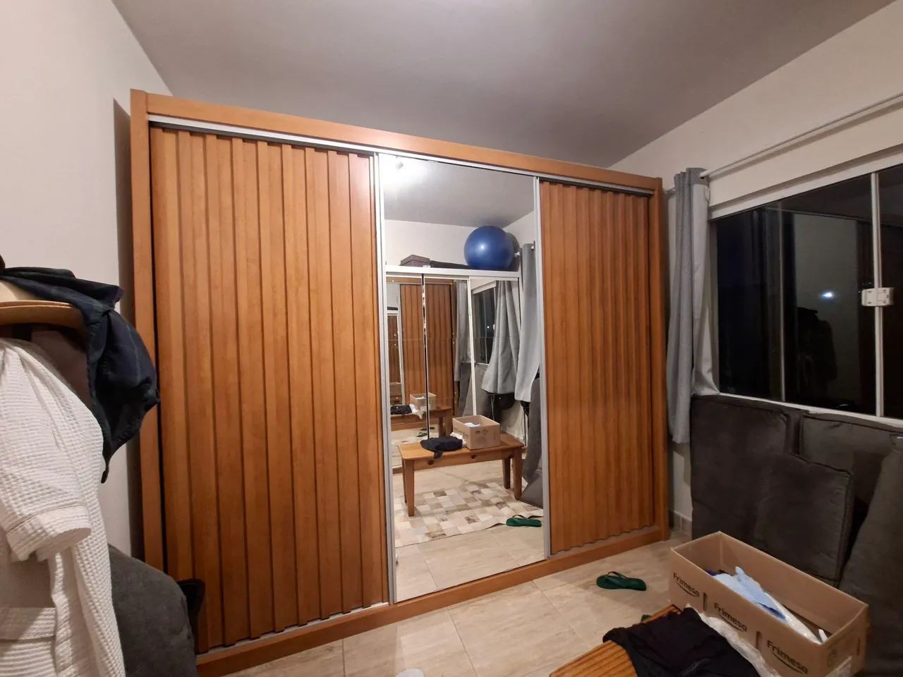 Guarda roupa novo