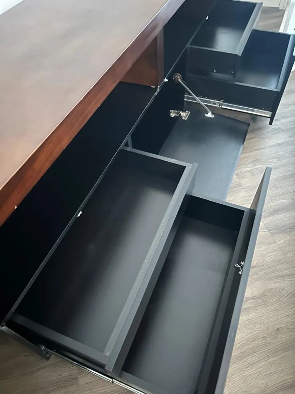 Rack para TV moderno e funcional - Foto 5