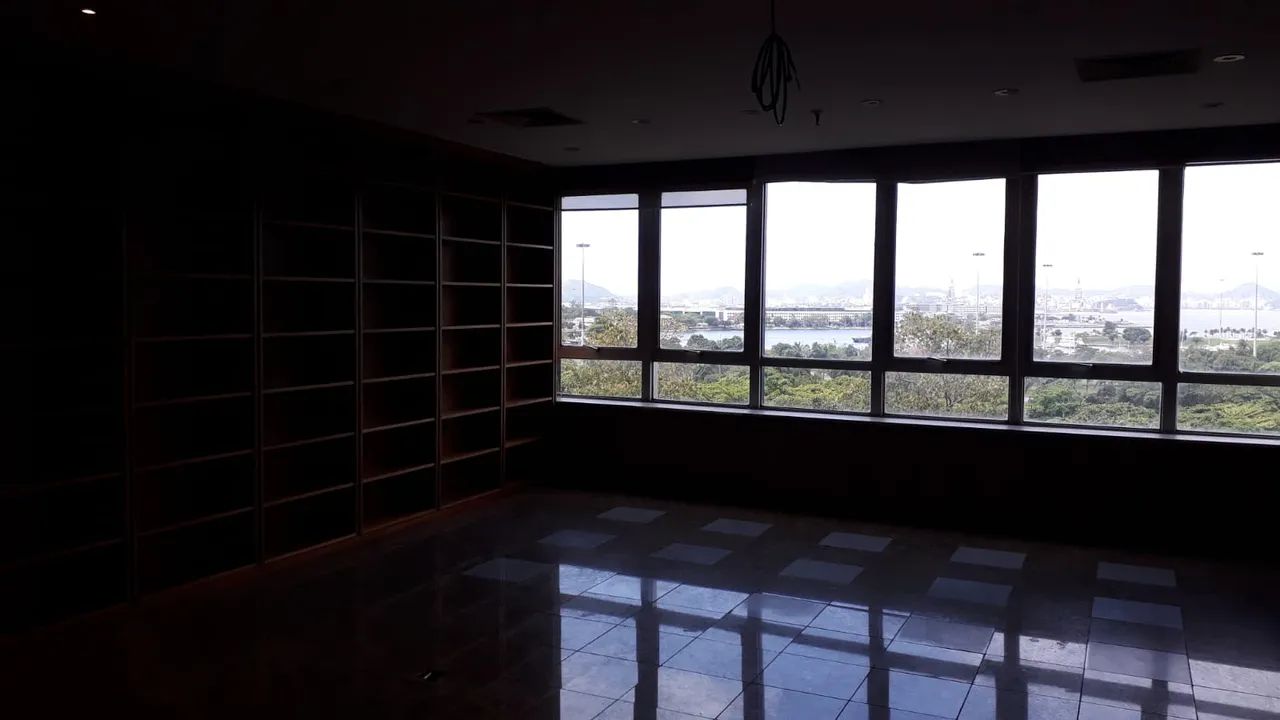 Andar Inteiro Comercial com 11 Salas e 6 Vagas na Glória - Foto 5