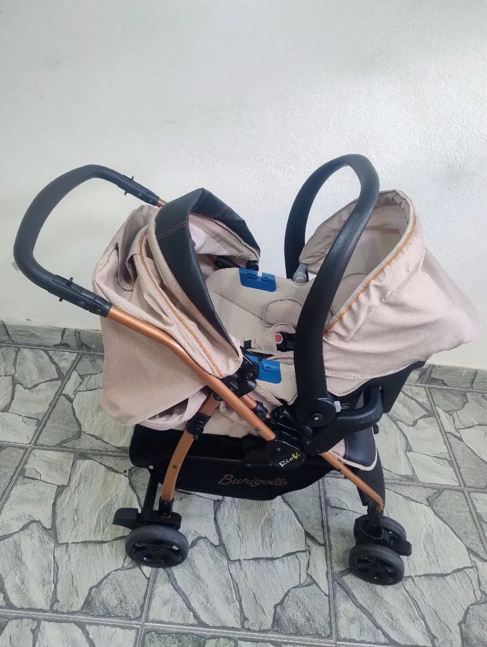 Carrinho de Bebê com Bebê Conforto Burigotto - Foto 4