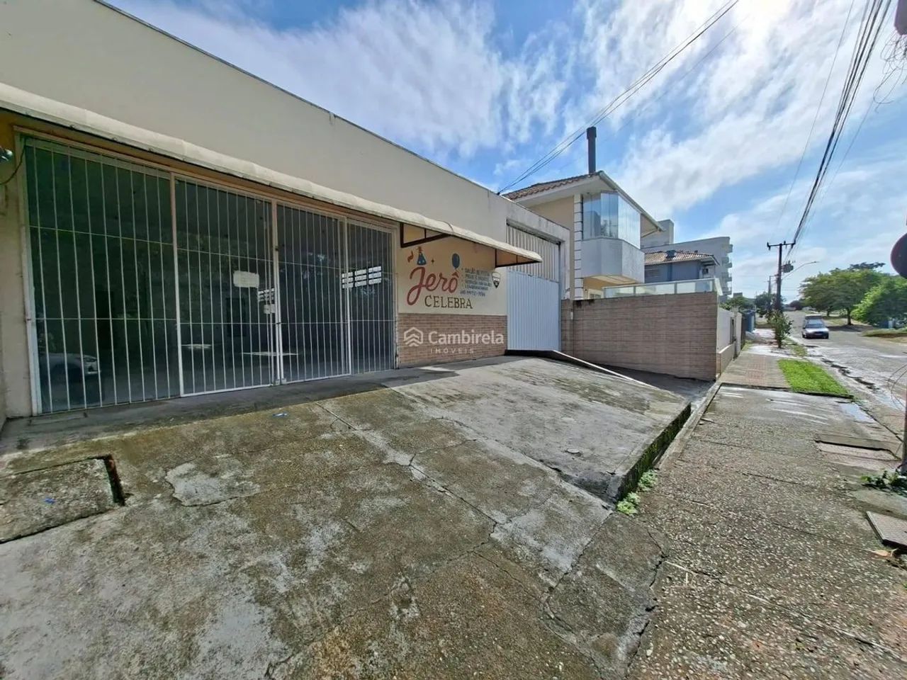 Loja em Areias para locação.