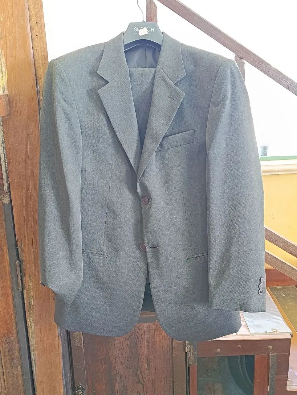 Terno da marca sketch,cor cinza,  novíssimo 