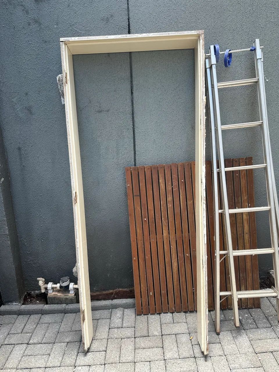 Porta de madeira pintada 2,10 x 0,90 - Foto 4