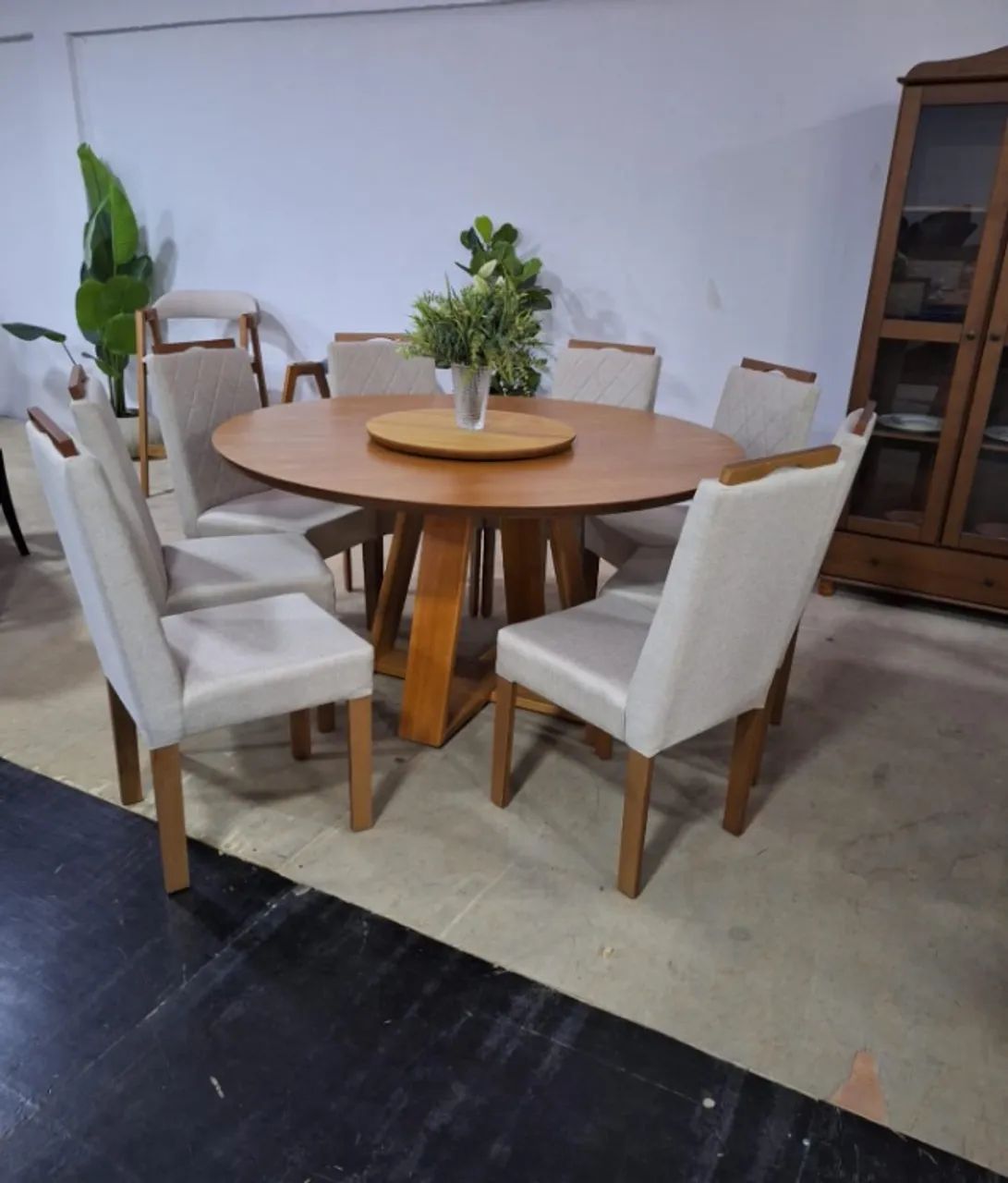 Mesa de Jantar Redonda com 8 cadeiras 1.50x1.50 