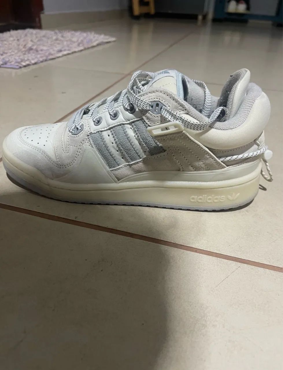 Tenis Bad Bunny branco