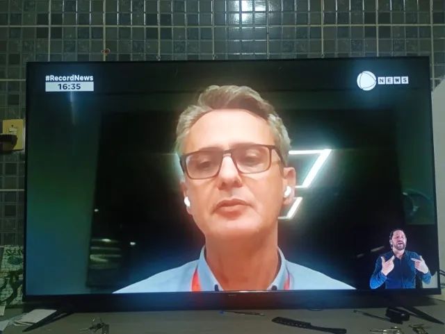 Vende-se smart TV 58 polegadas 