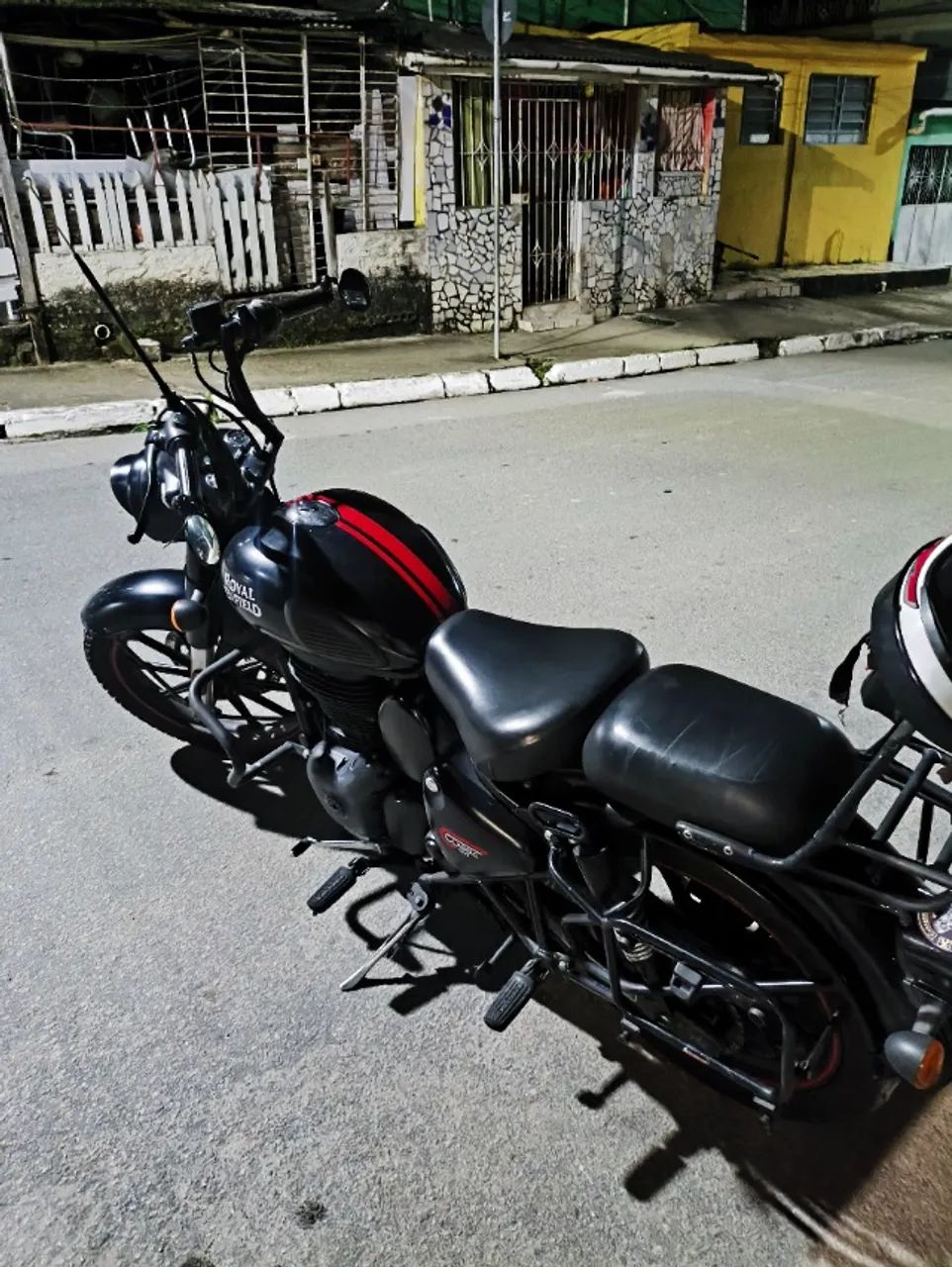 Royal Enfield 2023 - Foto 3