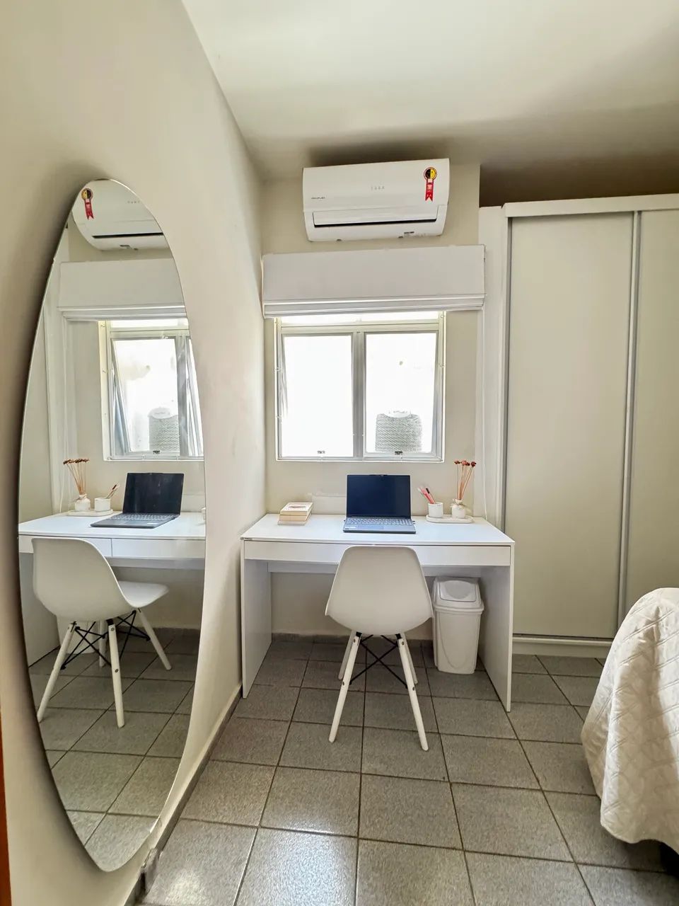 Alugo quarto mobiliado na Jatiúca.