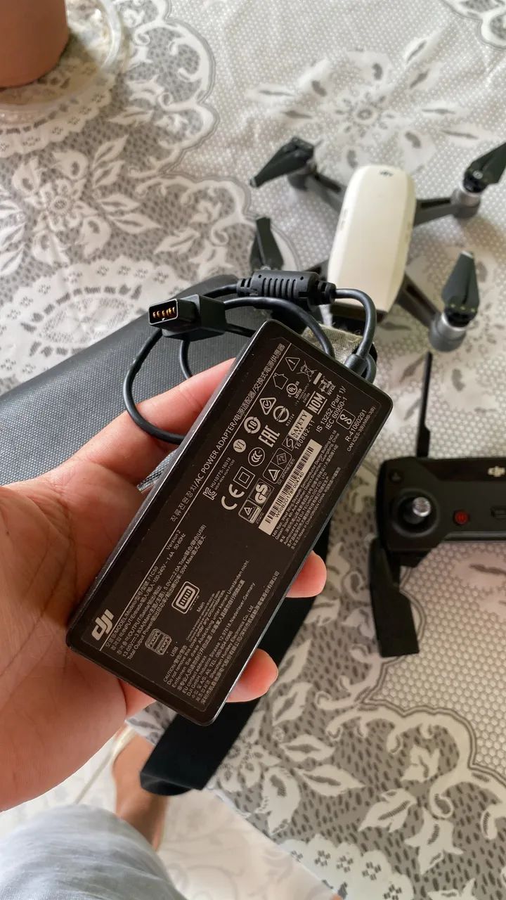 Drone dji Spark com 2 baterias e controle  - Foto 2