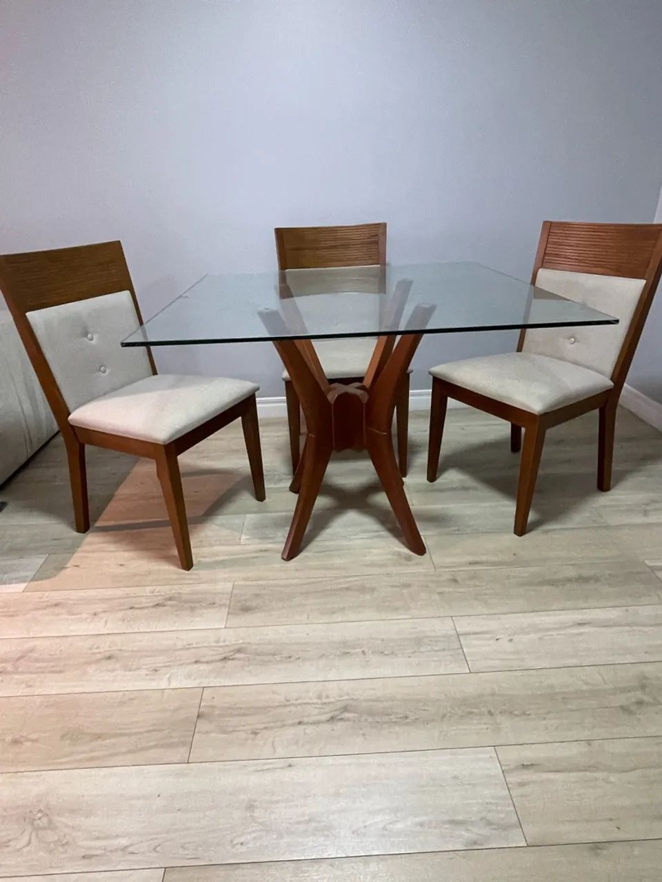 Mesa quadrada com cadeiras  - Foto 4