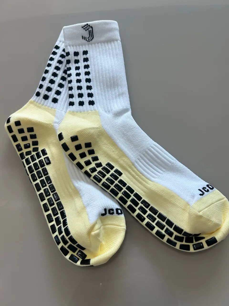 Meias Antiderrapantes para Pilates e Futebol - Foto 3