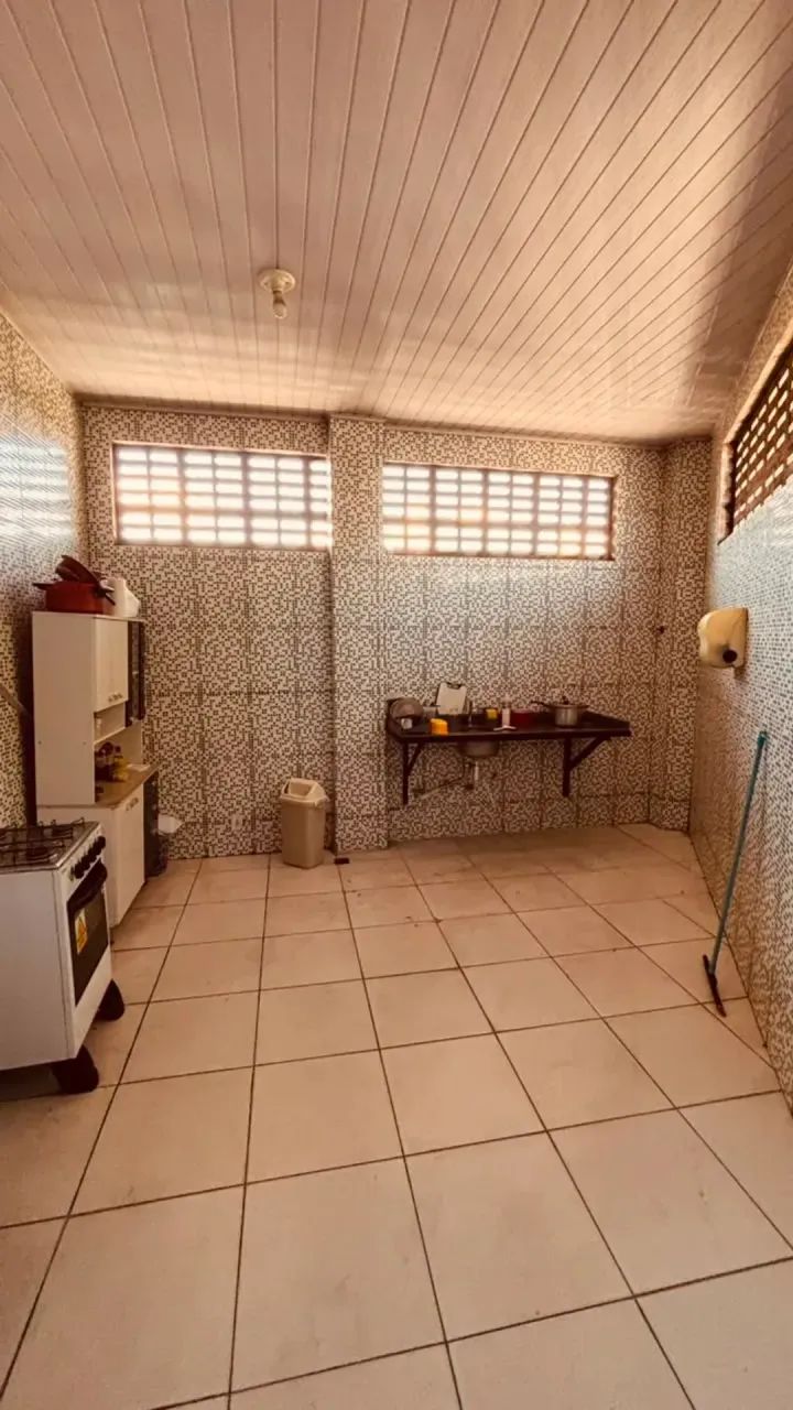 ALUGO PRÉDIO COM 1.000 M2 NO CENTRO - Foto 2