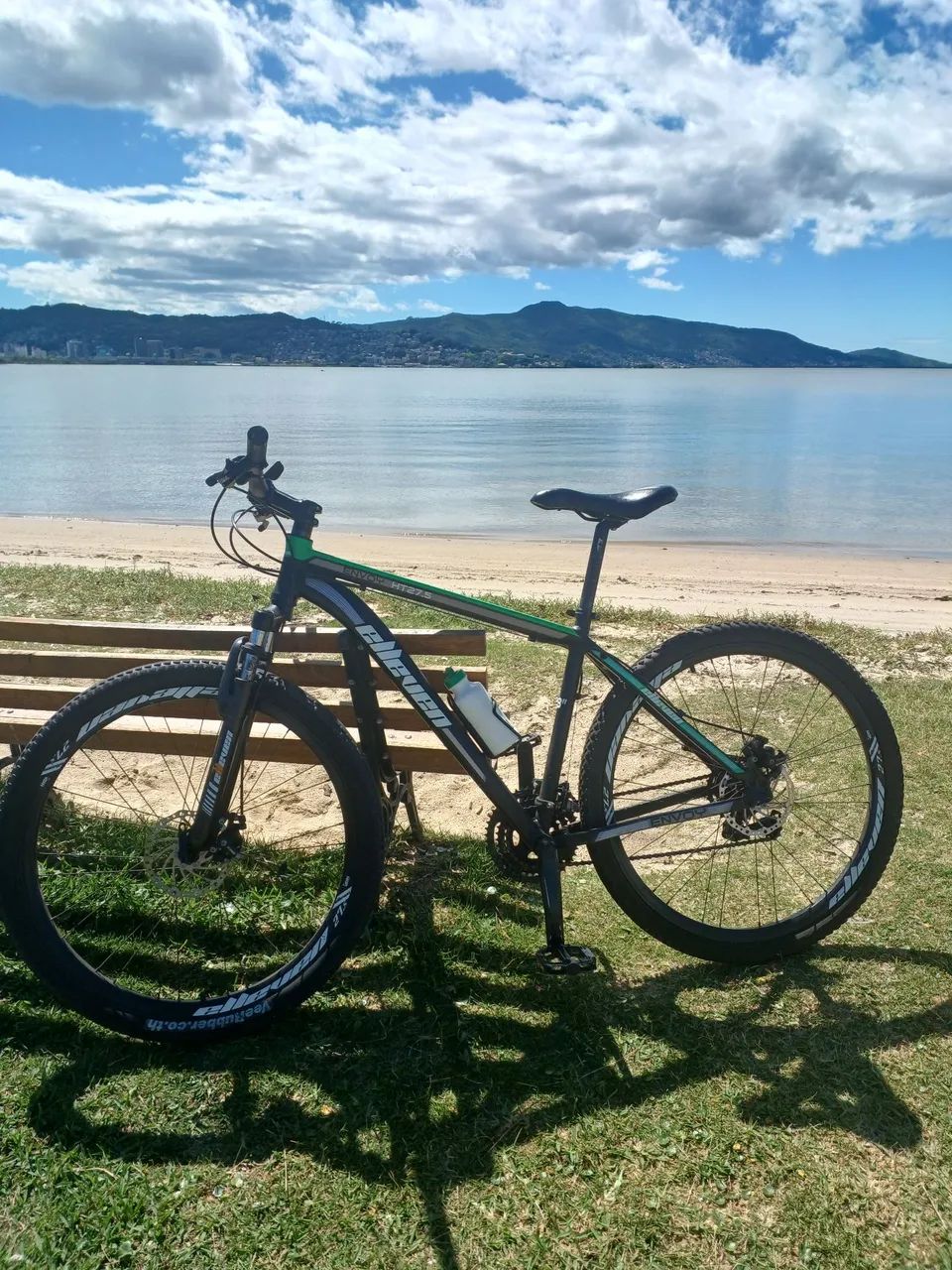 Bicicleta aro 27,5, freio a disco, semi nova em excelente estado de uso. - Foto 2