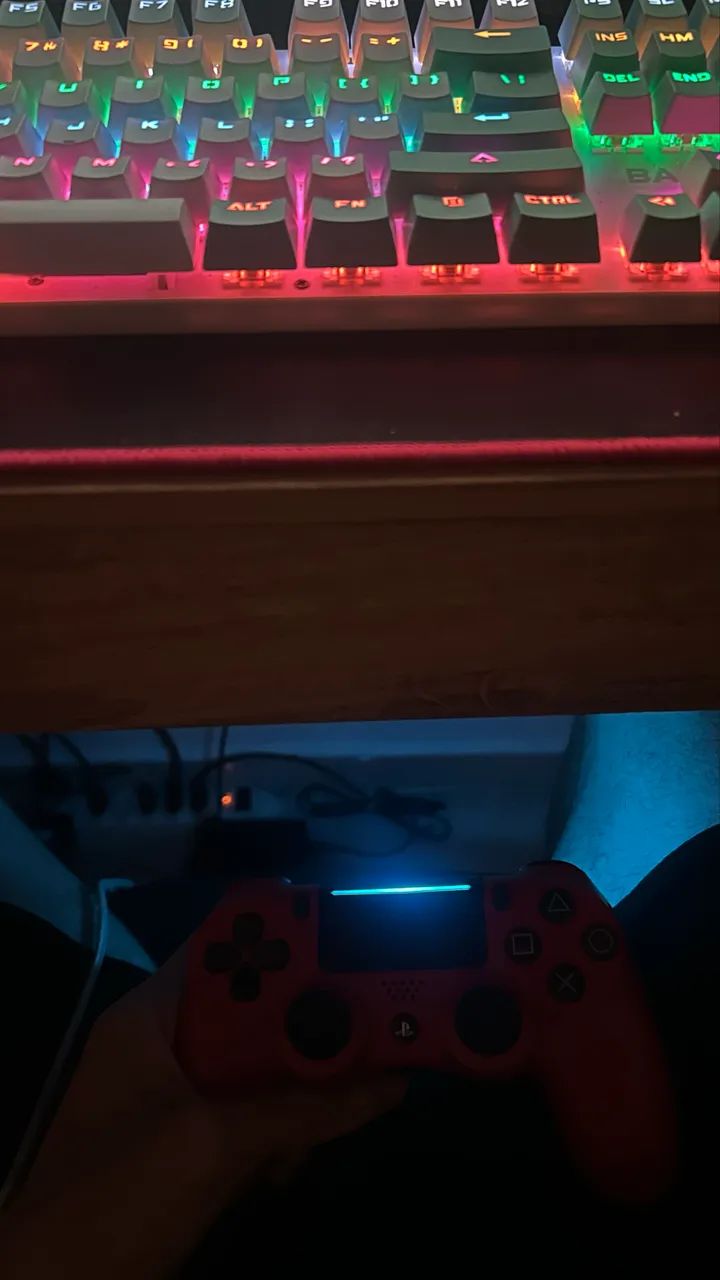 Controle de PS4 Vermelho - Foto 3