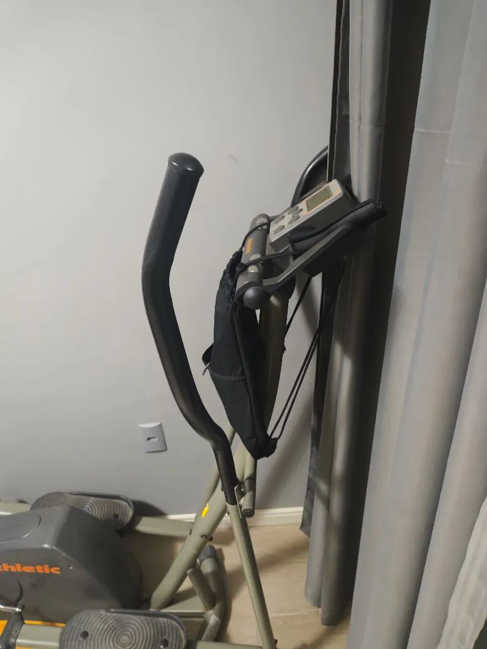Elíptico Athletic Advanced 330e - Foto 5